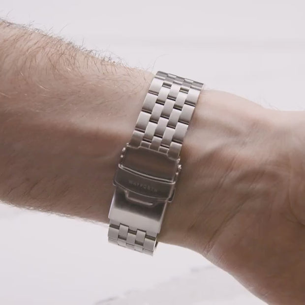 Wayforth Voyager Ref. V1.06 – Wayforth Watches